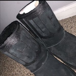 Brand new women’s Uggs size 6